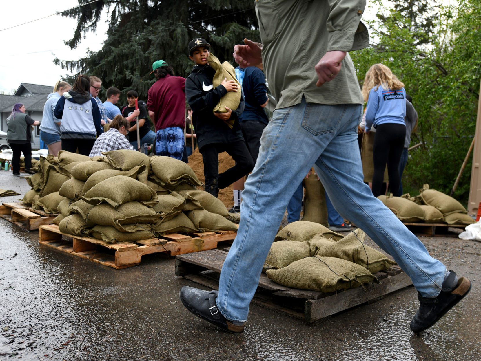 Filling sandbags